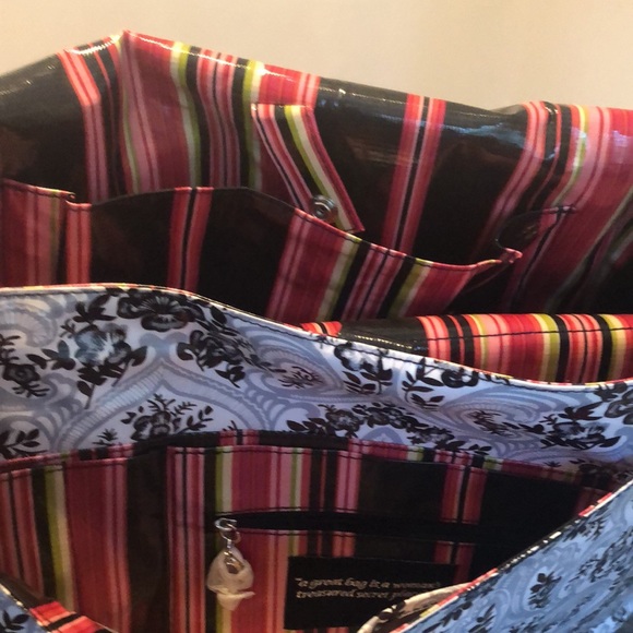 Fashion Diaper Bag with changing Pad - Picture 5 of 6